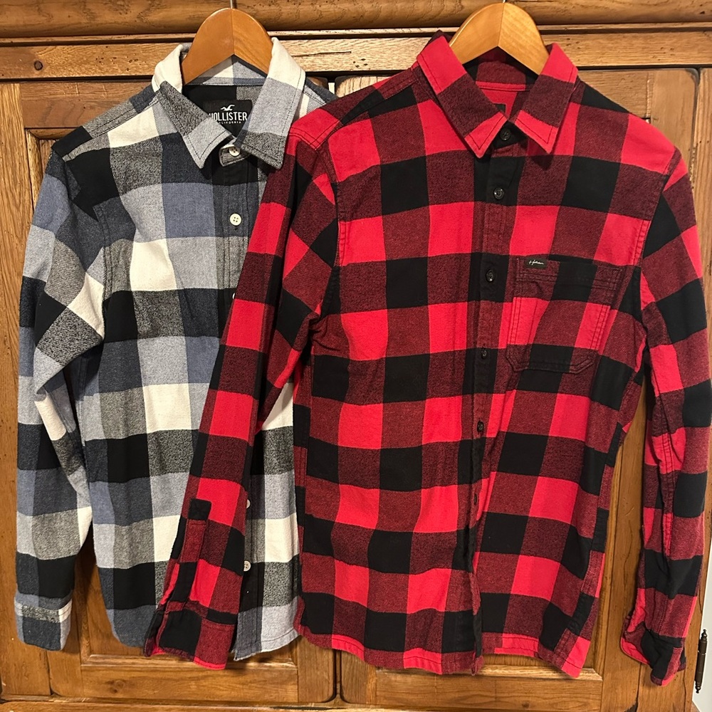 Lot of 2 Hollister Flannels Size Small – Red and Gray/Blue Buffalo Check
